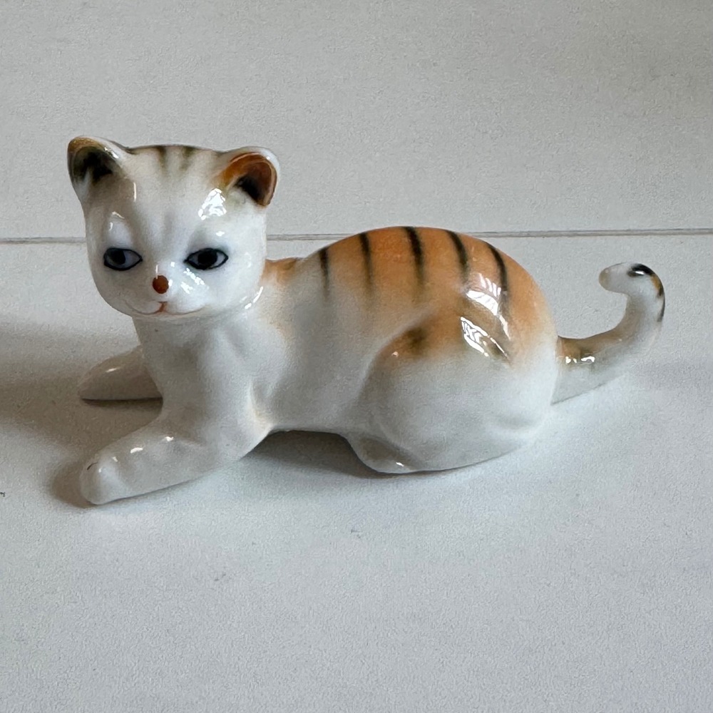 Vintage WCL Porcelain Cat Figurine Ginger Tabby Kitten Miniature CR-780 Taiwan